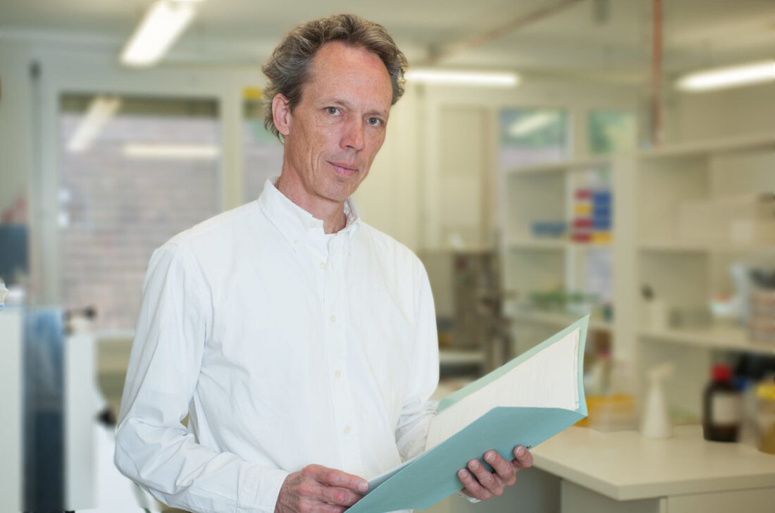 In diesem Interview stellt der Physiker Prof. Dr. Stephan Baumgartner von den Universitäten Witten/Herdecke und Bern einige wichtige Ergebnisse aus seiner 25-jährigen Grundlagenforschung zu homöopathischen Potenzen vor. Auf der 5. Internationalen Forschungskonferenz des Homeopathy Research Instituts (HRI) vom 16.-18. Juni 2023 in London kamen die wichtigsten Wissenschaftlerinnen und Wissenschaftler aus dem Bereich der Homöopathie-Forschung zu Wort. Die 61 Forscherinnen und Forscher präsentieren ihre neuesten Erkenntnisse aus vielen Bereichen der Wissenschaft, etwa der klinischen und veterinärmedizinischen Forschung und der Grundlagenforschung. Die Teilnehmenden kommen aus 27 Nationen. Einer der Referenten war Prof. Dr. Stephan Baumgartner – wir haben hier ein kurzes Interview mit dem &hellip;